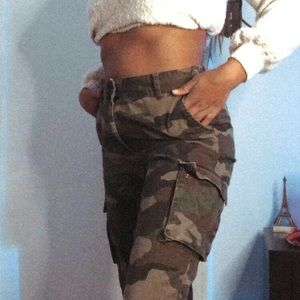 Forever 21 Camo Pants, Worn Once, Super Cute!